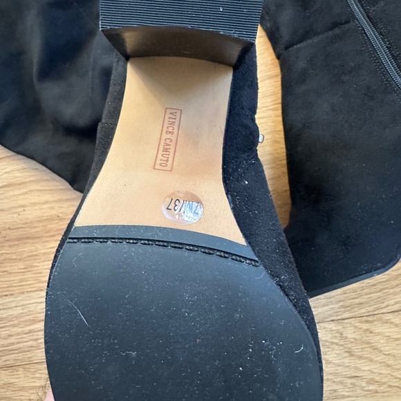 VINCE CAMUTO Black Stretch Microsuede Boots - Brand new in the box!! Size 7 - Picture 7 of 10